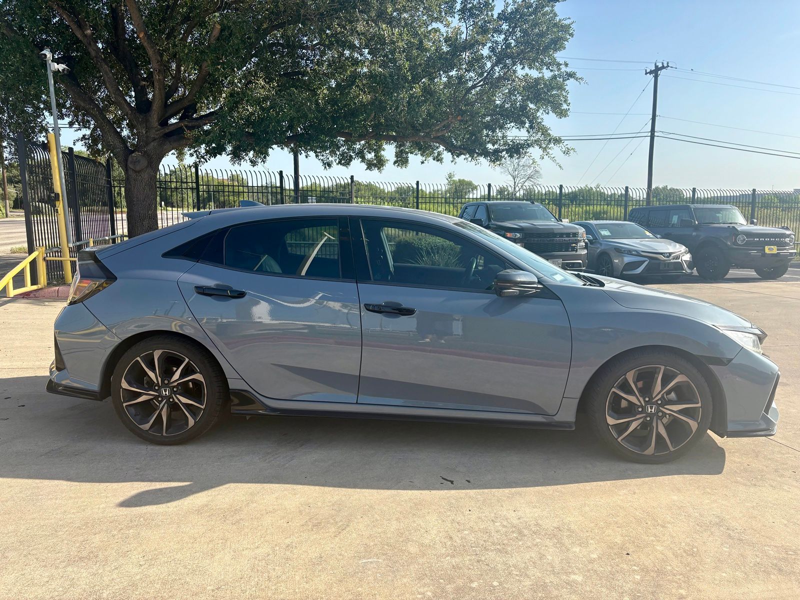honda civic hatchback 2019 SHHFK7H95KU403717 image honda civic hatchback 2019 SHHFK7H95KU403717 image